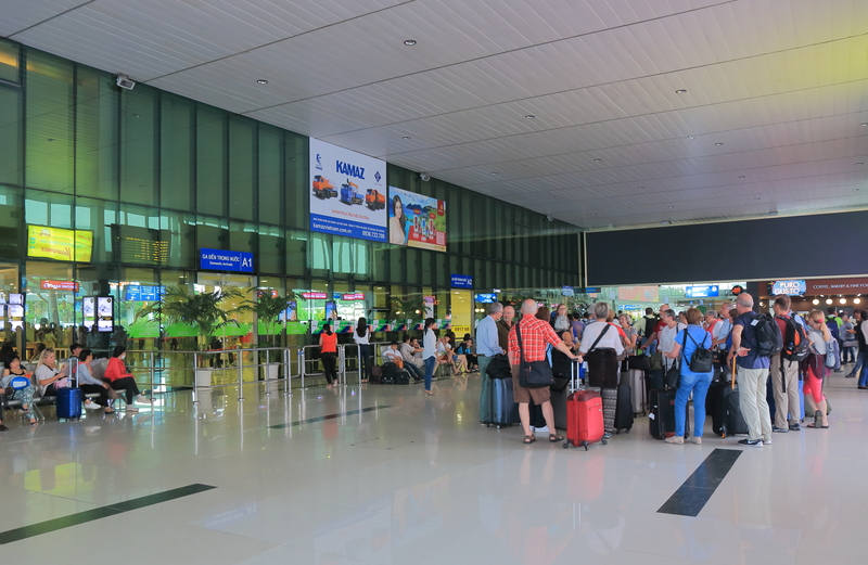 ho chi minh airport to city how long